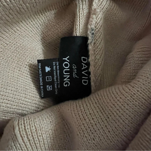 David & Young BRRRR! Knit Beanie with Pom Pom Tan Cream Grey - Picture 3 of 4